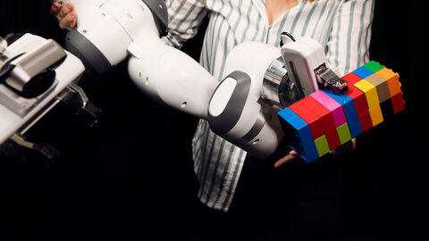Roboter mit Bausteinen Roboter mit Bausteinen