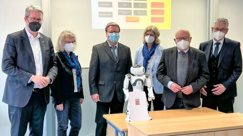 Bescheidübergabe am Johanneum in Herborn mit Digitalstaatssekretär Partick Burghardt