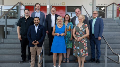 Digitalministerin Sinemus bei Ihrem Besuch bei Digi Sapiens in Langen Digitalministerin Sinemus bei Ihrem Besuch bei Digi Sapiens in Langen