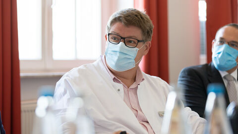 Prof. Dr. Christoph Stephan, Leiter HIV Center Universitätsklinikum Frankfurt Prof. Dr. Christoph Stephan, Leiter HIV Center Universitätsklinikum Frankfurt