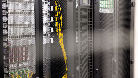 Digitalministerin Kristina Sinemus bei der Einweihung des neuen Backup-Standortes der rhöncloud, Eichenzell