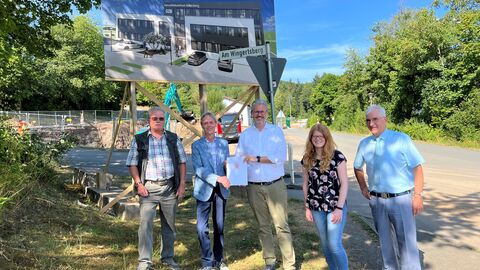 Digitalstaatssekretär überreicht Förderzusagen an Battenberg (Eder).