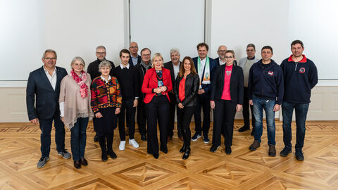 Ehrenamt digitalisiert: Förderung Ehrenamtliche aus dem Landkreis Offenbach Ehrenamt digitalisiert: Förderung Ehrenamtliche aus dem Landkreis Offenbach