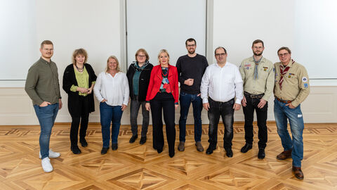 Ehrenamt digitalisiert: Förderung Ehrenamtliche aus dem Main-Kinzig-Kreis Ehrenamt digitalisiert: Förderung Ehrenamtliche aus dem Main-Kinzig-Kreis