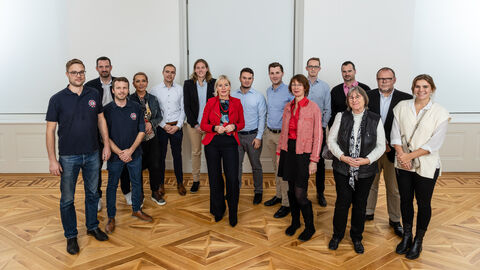 Ehrenamt digitalisiert: Förderung Ehrenamtliche aus dem Landkreis Darmstadt-Dieburg Ehrenamt digitalisiert: Förderung Ehrenamtliche aus dem Landkreis Darmstadt-Dieburg