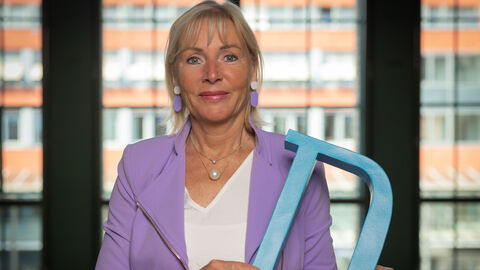 Digi-Dialog, die Digitalministerin antwortet auf Fragen von Bürgerinnen und Bürgern