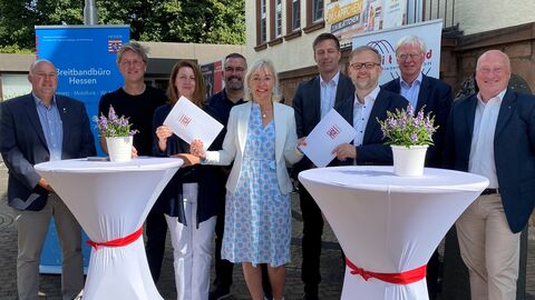 Digitalministerin Prof. Dr. Kristina Sinemus überreicht Förderbescheid über rund 62 Millionen Euro 