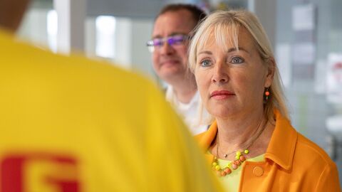 Die Ministerin im Gespräch. Die Ministerin im Gespräch.