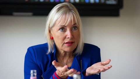 Digitalministerin Prof. Dr. Kristina Sinemus im Gespräch. Digitalministerin Prof. Dr. Kristina Sinemus im Gespräch.