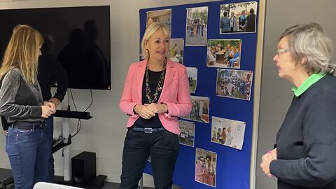 Ministerin übergibt der Seniorenhilfe Offenbach e.V. Förderung aus „Ehrenamt digitalisiert!“