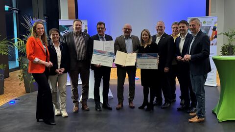 Odenwaldkreis erhält 100 Millionen Euro vom Bund und 80 Millionen Euro vom Land für Anbindung von rund 16.000 Adressen ans schnelle Internet Odenwaldkreis erhält 100 Millionen Euro vom Bund und 80 Millionen Euro vom Land für Anbindung von rund 16.000 Adressen ans schnelle Internet