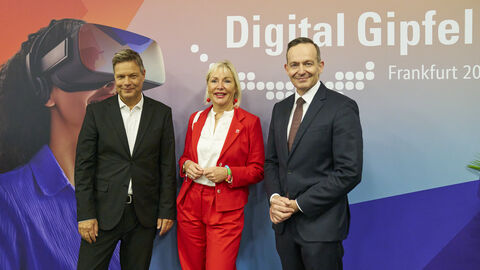 Bundeswirtschaftsminister Habeck, Hessens Digitalministerin Kristina Sinemus und Bundesdigitalministerin Volker Wissing auf dem Digitalgipfel.