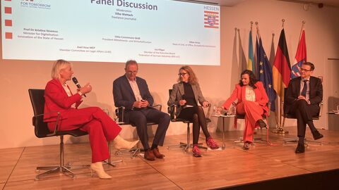 Ministerin diskutiert mit europäischen Expertinnen und Experten bei Digital Leaders Roundtable über Digitalwirtschaft und Rechenzentren