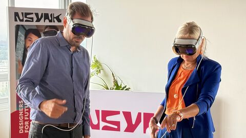 Hessens Digitalministerin Prof. Dr. Kristina Sinemus informierte sich heute beim Frankfurter Kreativstudio für Mixed Realities, NSYNK, über die innovative Softwareanwendung Hyperslides. 